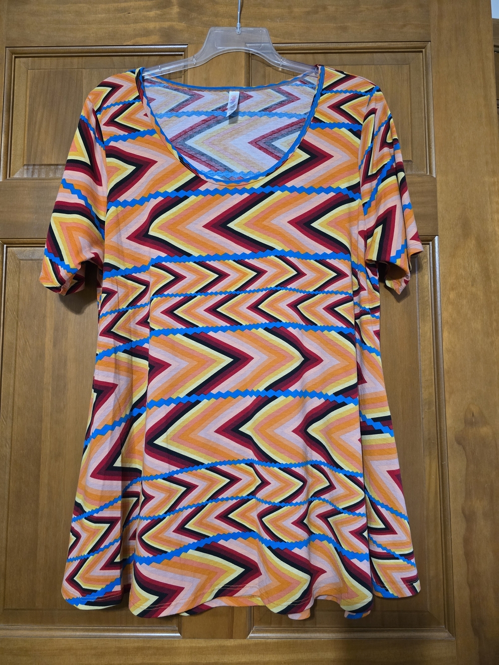 LuLaRoe Multicolor Chevron Scoop Neck Tunic
